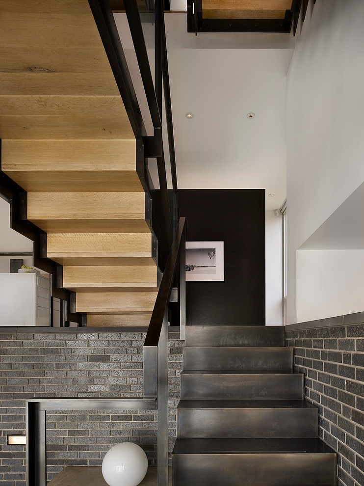 Split Level Residence by McCoubrey/Overholser