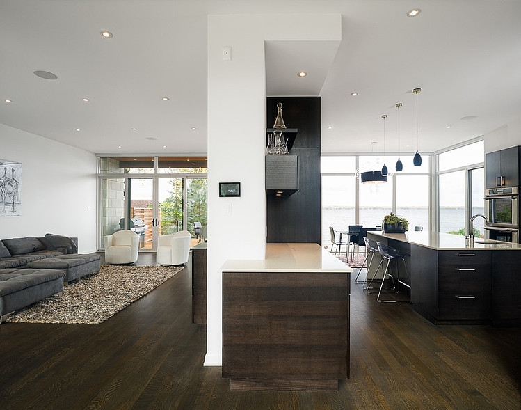 Ottawa River Home by Christopher Simmonds Architect