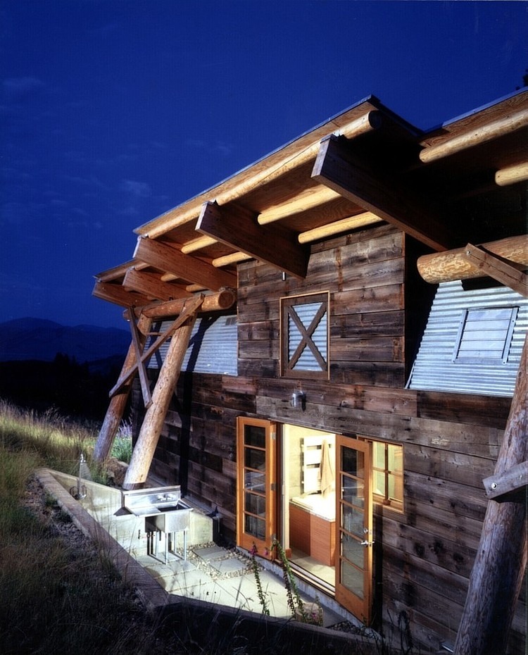 Elbow Coulee Retreat by Balance Associates Architects
