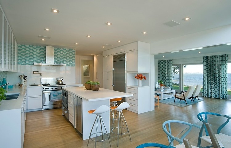 Hamptons House by David Howell Design