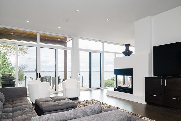 Ottawa River Home by Christopher Simmonds Architect