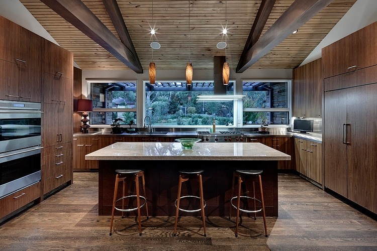Fisher Road Residence by Domiteaux + Baggett Architects