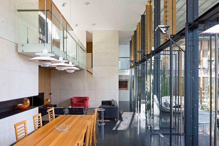 Taringa Residence by Loucas Zahos Architects