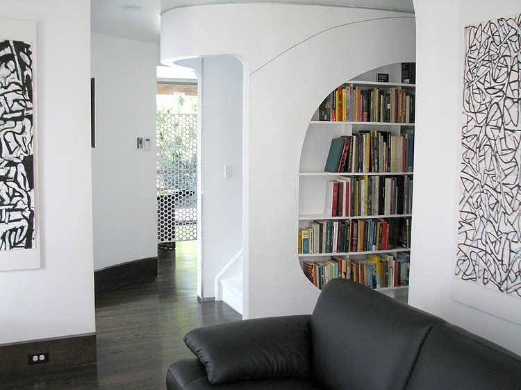 Eyebrow House by Papazian R.A.