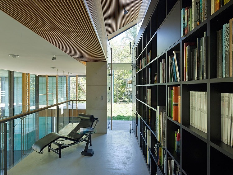 Taringa Residence by Loucas Zahos Architects