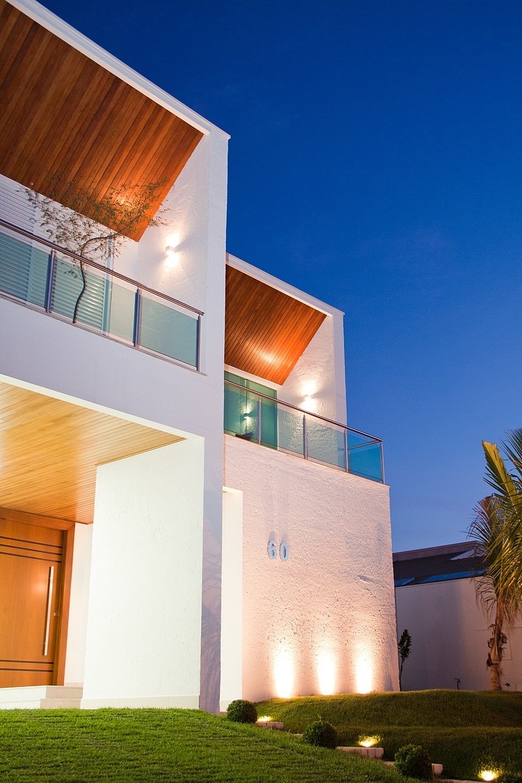 JQ House by Aguirre Arquitetura
