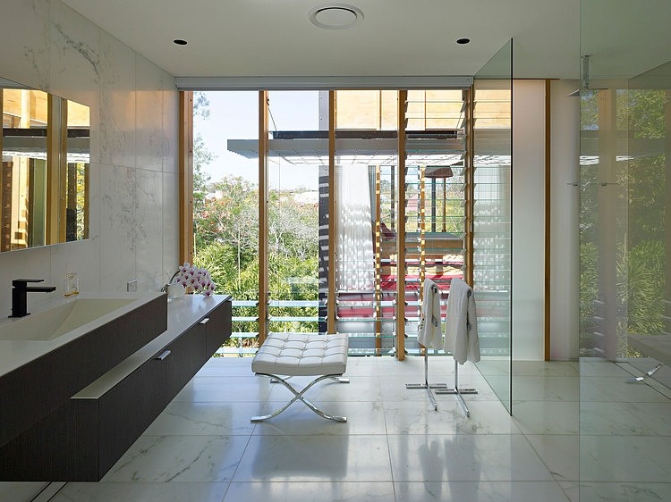 Taringa Residence by Loucas Zahos Architects