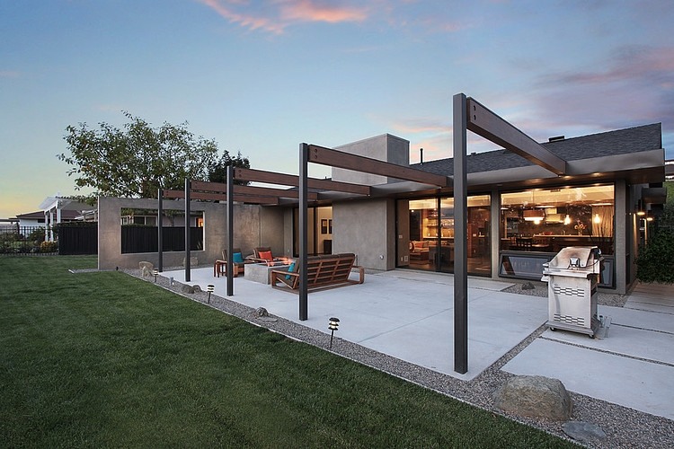 Turtle Rock Residence by Anders Lasater Architects
