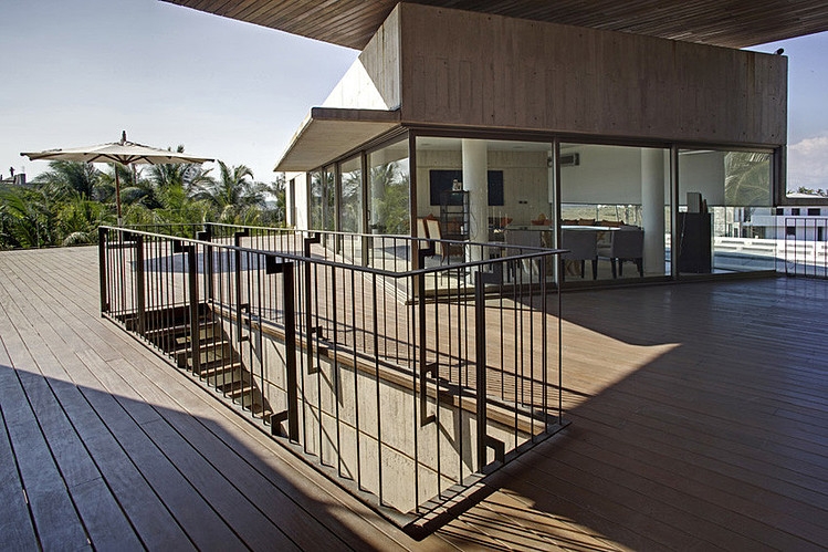 La Caracola Beach House by Paul Cremoux Studio