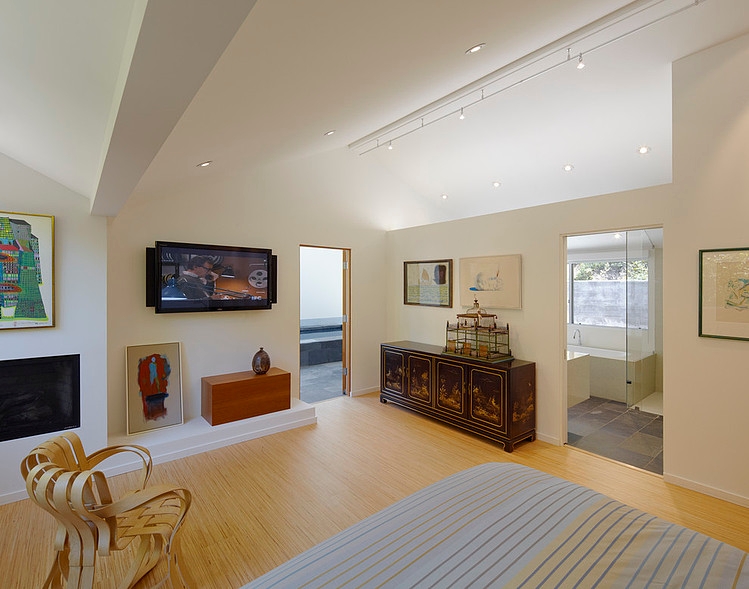 Ross Residence by Griffin Enright Architects