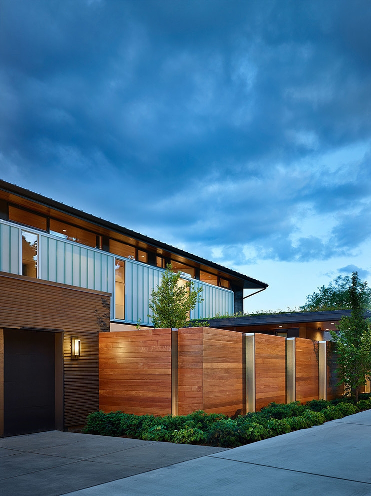 Courtyard House by DeForest Architects