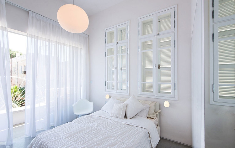 Tel Aviv Apartment by Chiara Ferrari Studio