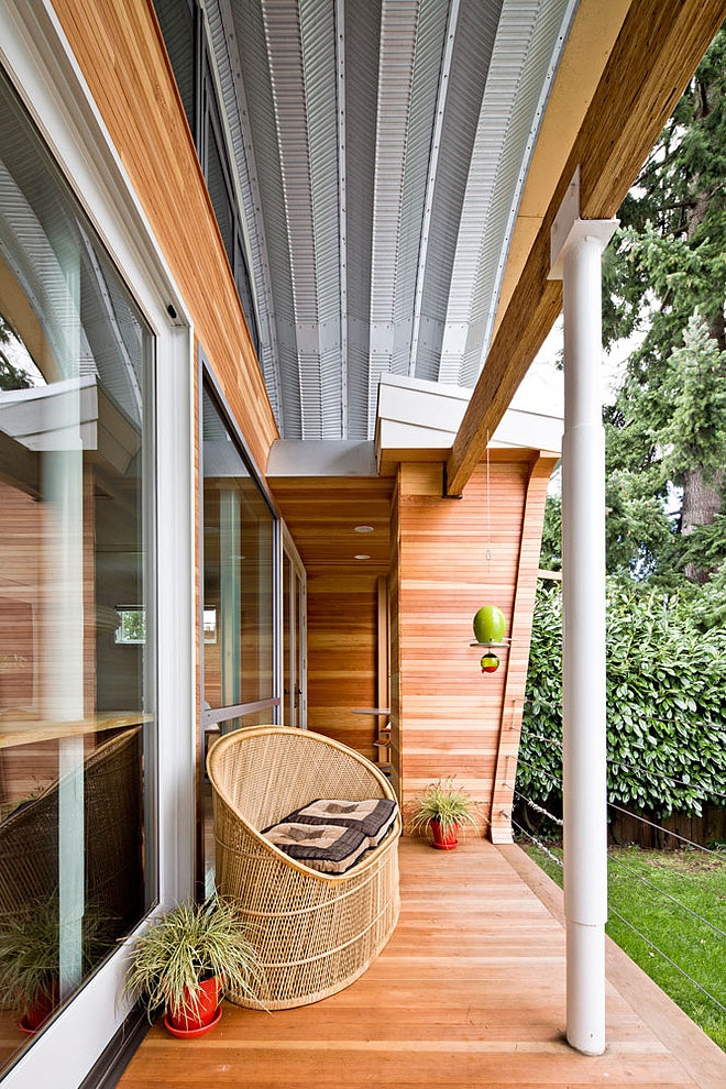 Eyebrow House by Papazian R.A.