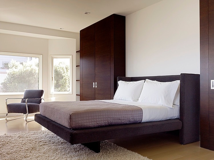 Larkin Street Home by John Maniscalco Architecture