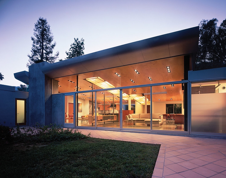 Benedict Canyon Residence by Griffin Enright Architects