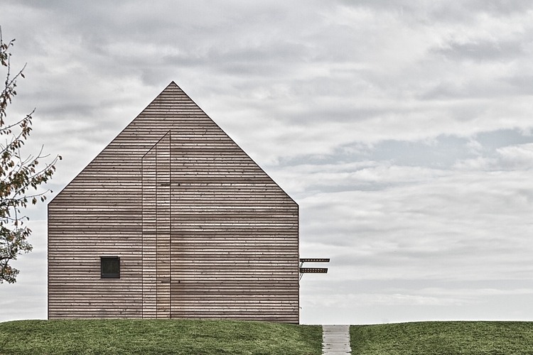 Summer House by Judith Benzer Architektur