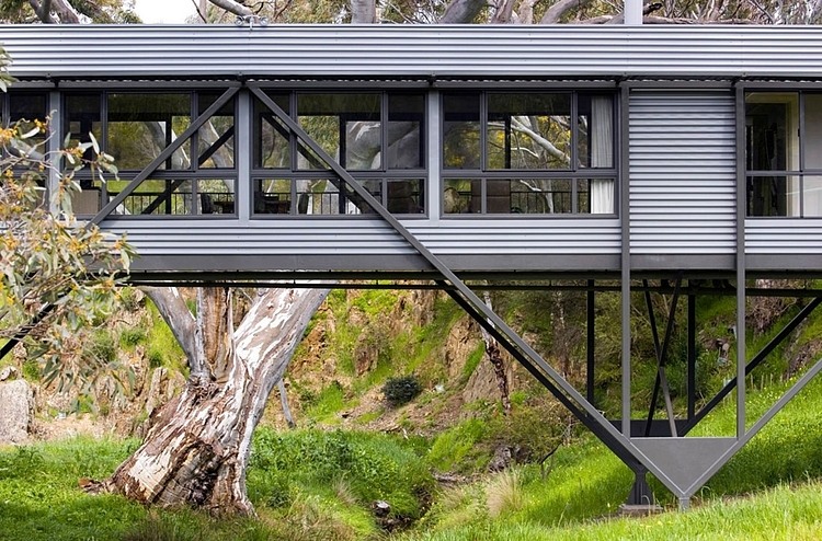 Bridge House by Max Pritchard