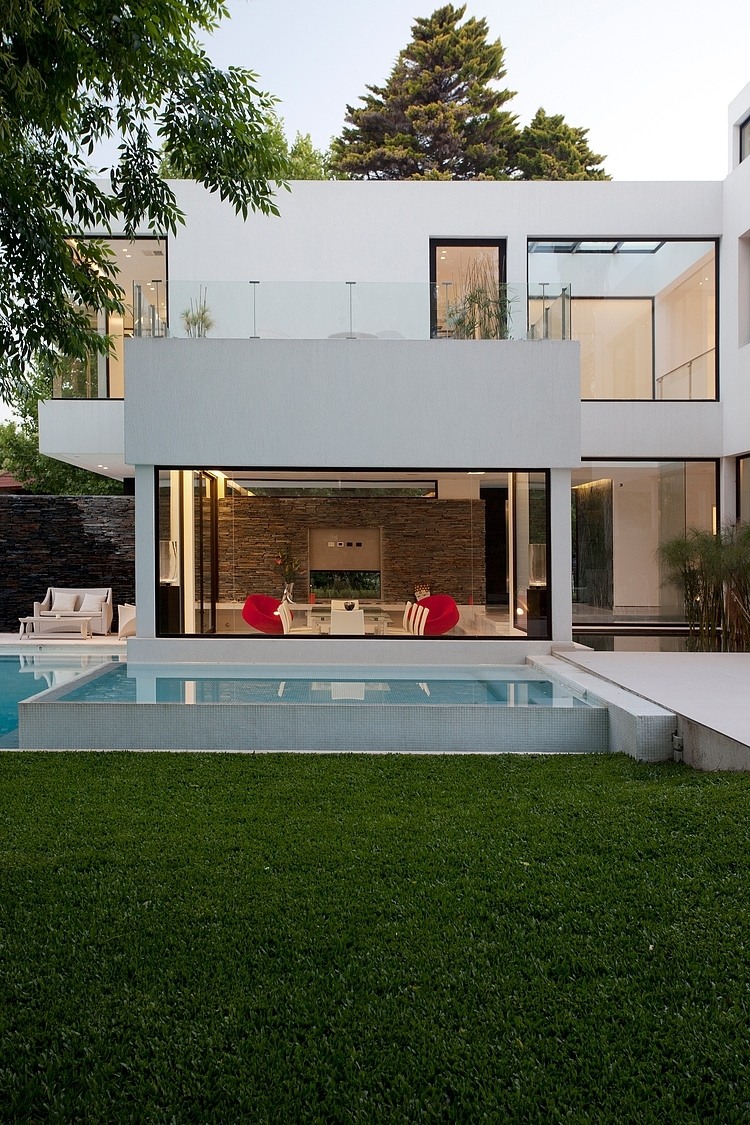 Casa Carrara by Andres Remy Arquitecto