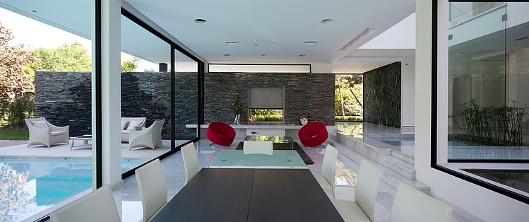 Casa Carrara by Andres Remy Arquitecto