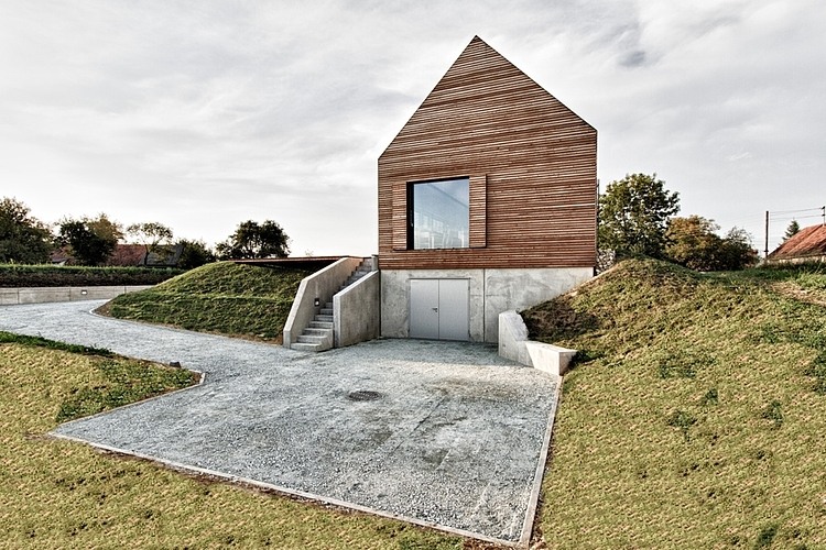 Summer House by Judith Benzer Architektur