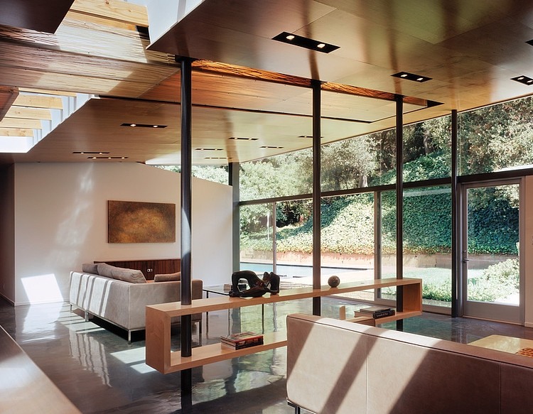 Benedict Canyon Residence by Griffin Enright Architects