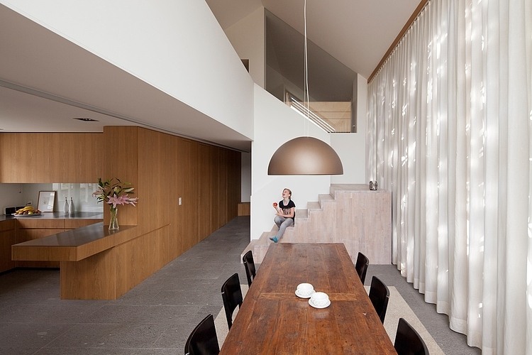 Kirchplatz Office + Residence by Oppenheim Architecture