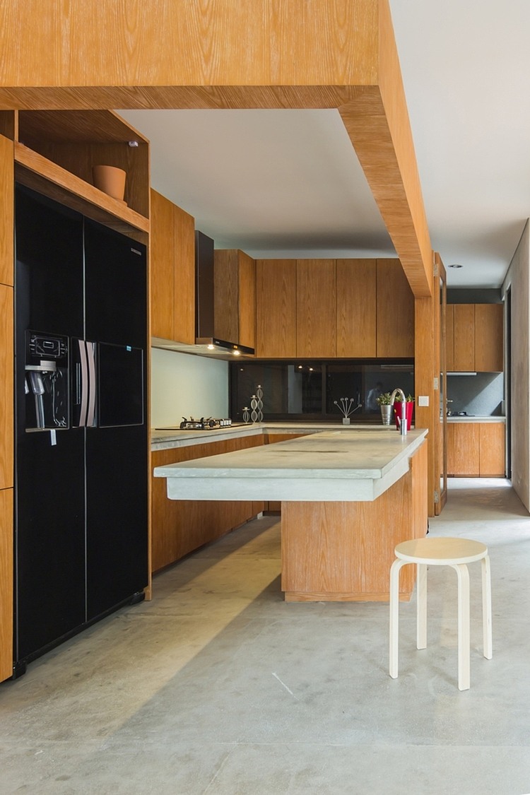 Lumber Shaped-Box House by Atelier Riri