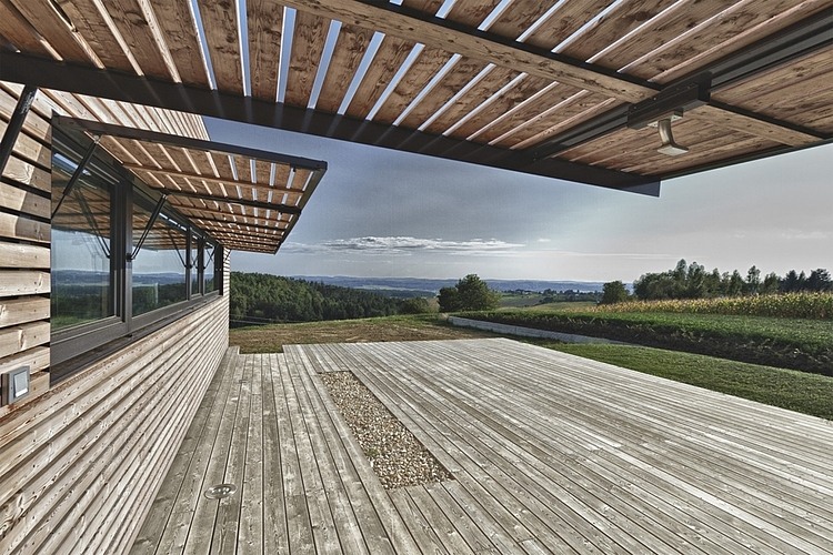 Summer House by Judith Benzer Architektur