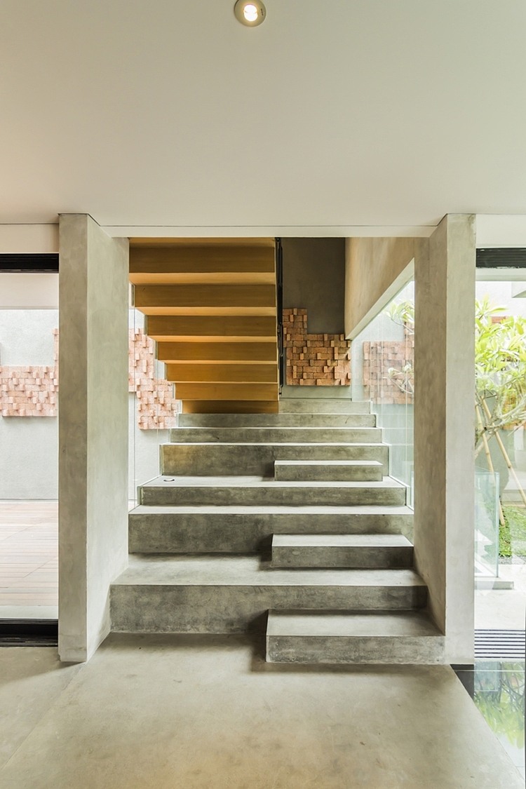 Lumber Shaped-Box House by Atelier Riri