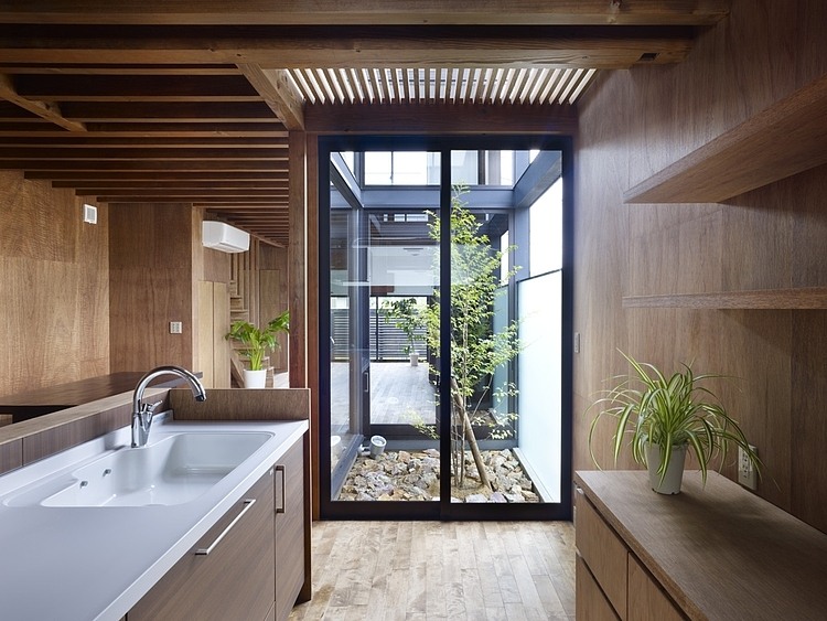 Ogaki House by Katsutoshi Sasaki + Associates