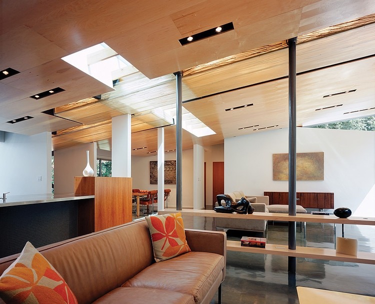 Benedict Canyon Residence by Griffin Enright Architects