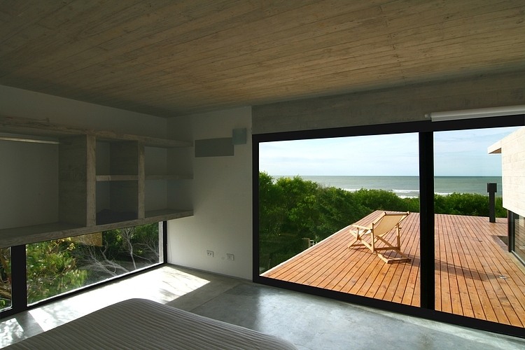 Casa en La Playa by BAK Arquitectos