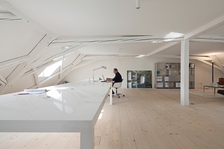 Kirchplatz Office + Residence by Oppenheim Architecture