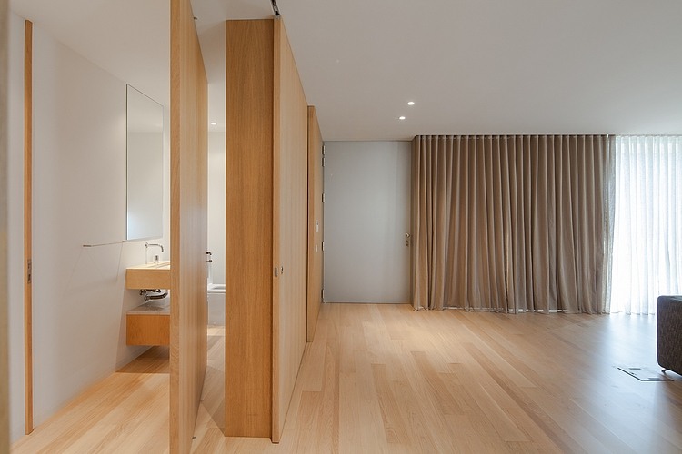 House in Penafiel by Graciana Oliveira