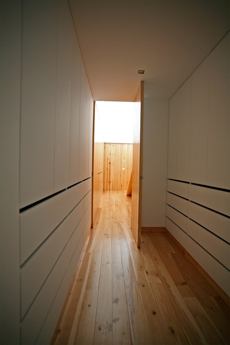 House on a Hill by Oficina d'Arquitectura