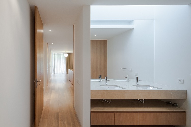 House in Penafiel by Graciana Oliveira