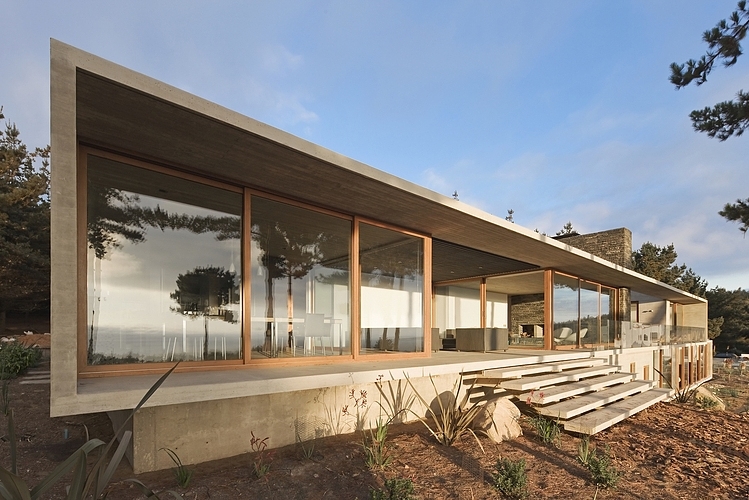 Casa Aguas Claras by Ramon Coz + Benjamin Ortiz Arquitetos