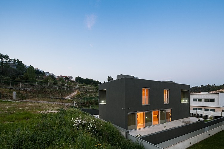 House in Penafiel by Graciana Oliveira