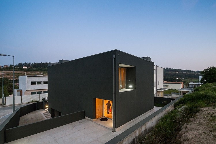 House in Penafiel by Graciana Oliveira