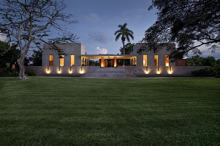 Casa de Campo by Reyes Ríos + Larraiín Arquitectos