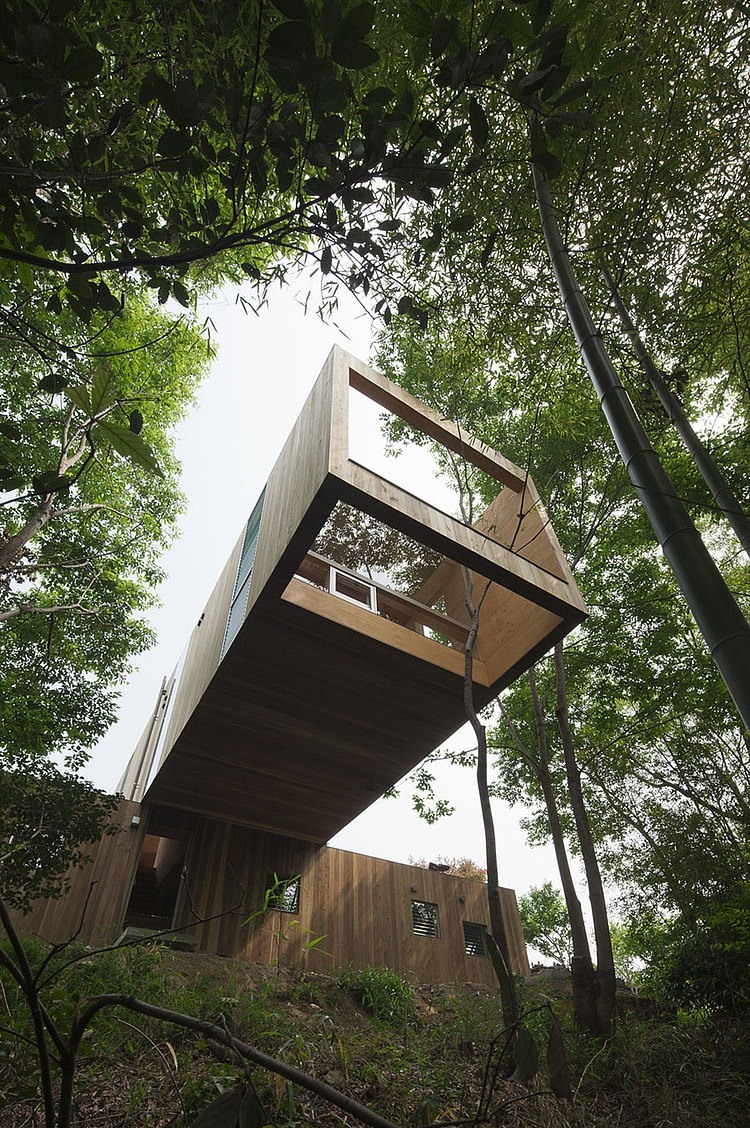 +node by UID Architects & Associates