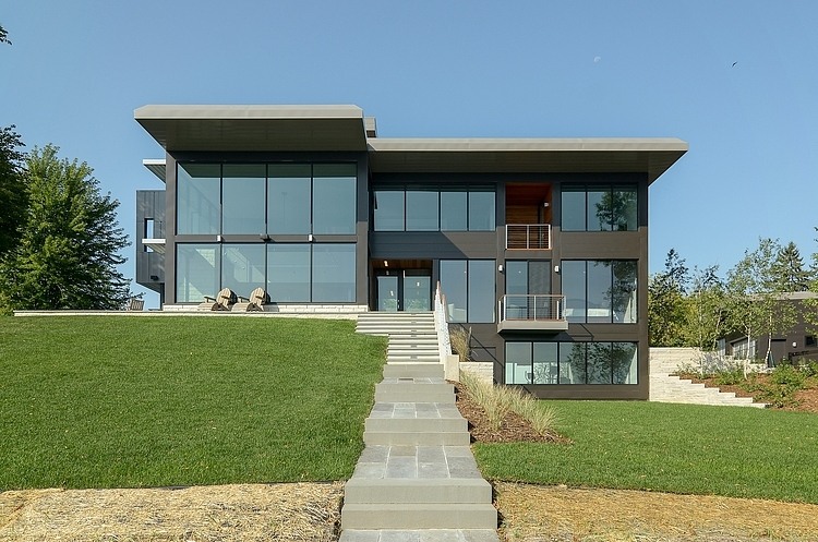 Edgewater Residence by Rosenow