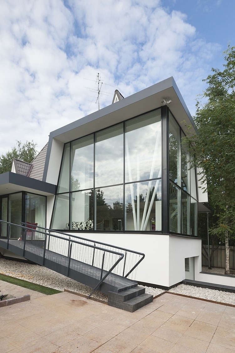 House N in Moscow by 4a Architekten