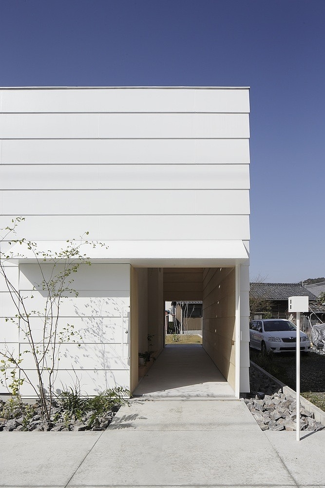 Light Walls House by Ma-style Architects