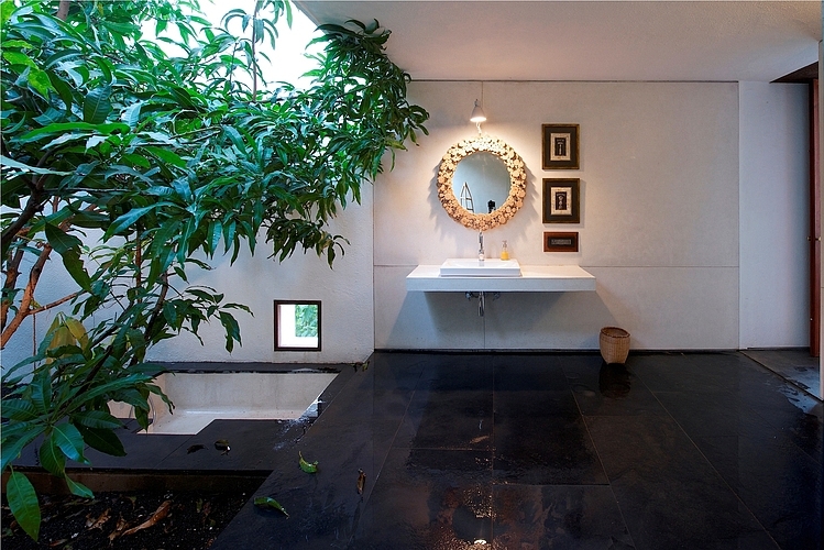 Liquid Stone House by SPASM Design Architects