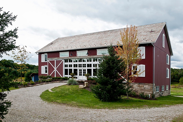 Private Barn in Ohio by Blackburn Architects