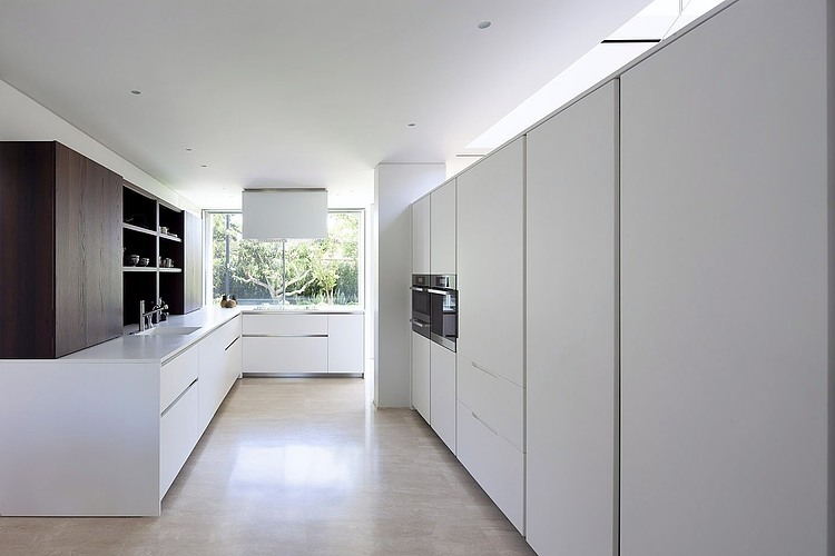 CH House by Avi Domb