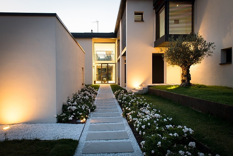 Villa T by Luca Rutelli