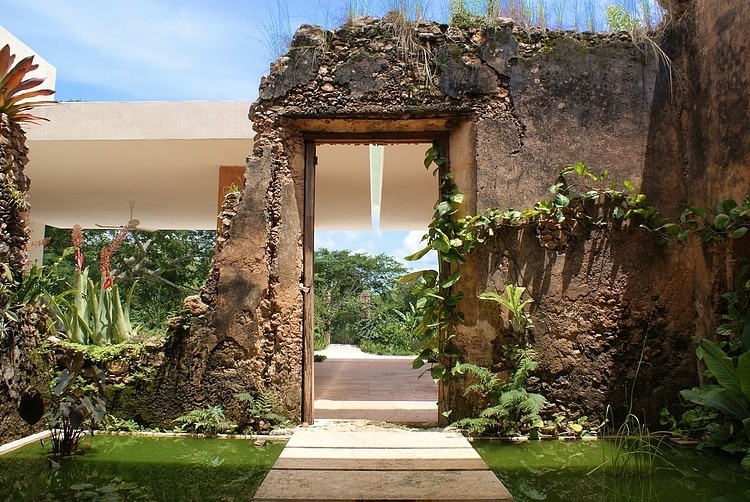 Casa de Campo by Reyes Ríos + Larraiín Arquitectos