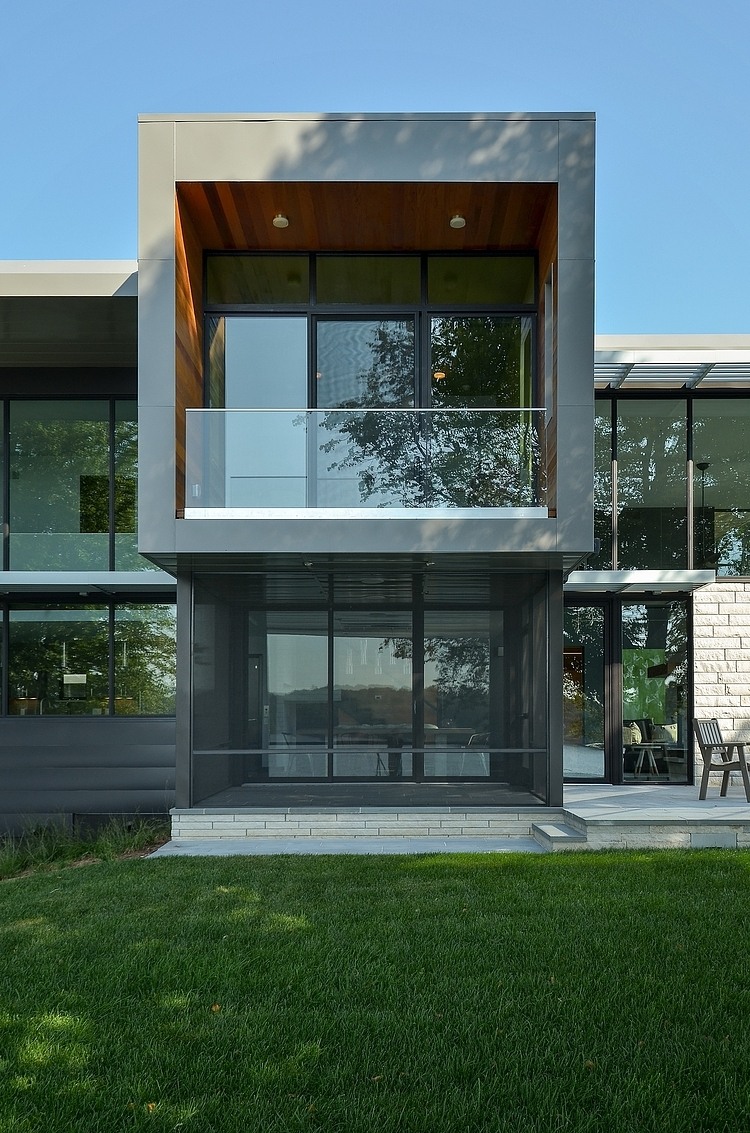 Edgewater Residence by Rosenow